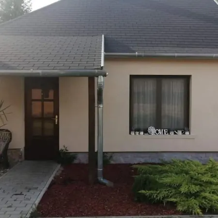 Dora Apartman * Balatongyorok