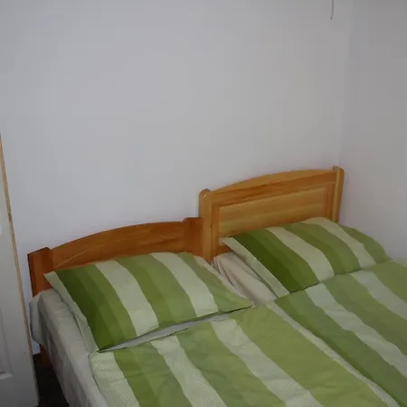 Holiday home Dora Apartman *