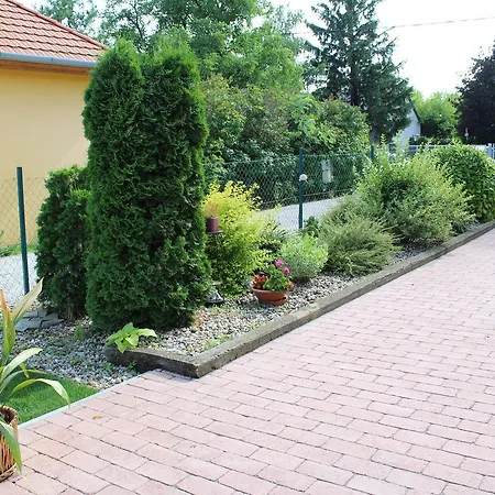 Holiday home Dora Apartman Balatongyorok